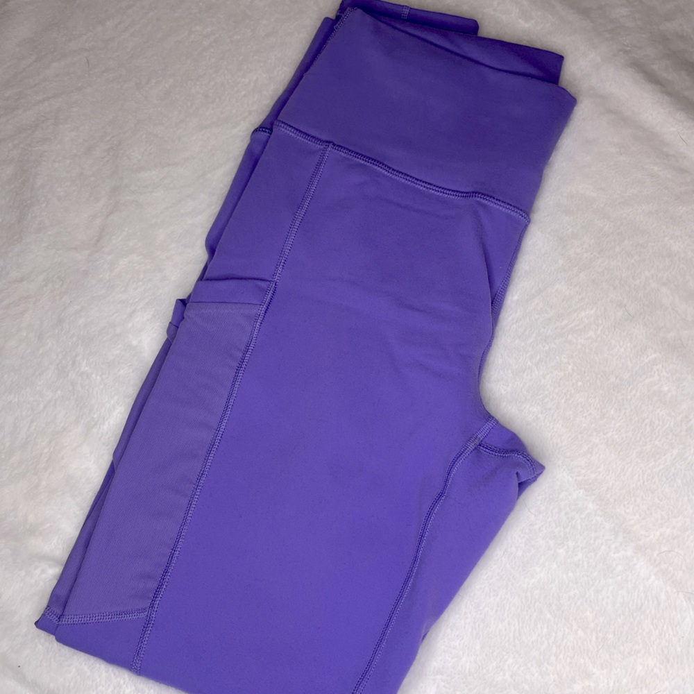 sold out fabletics tee + leggings (bundle)